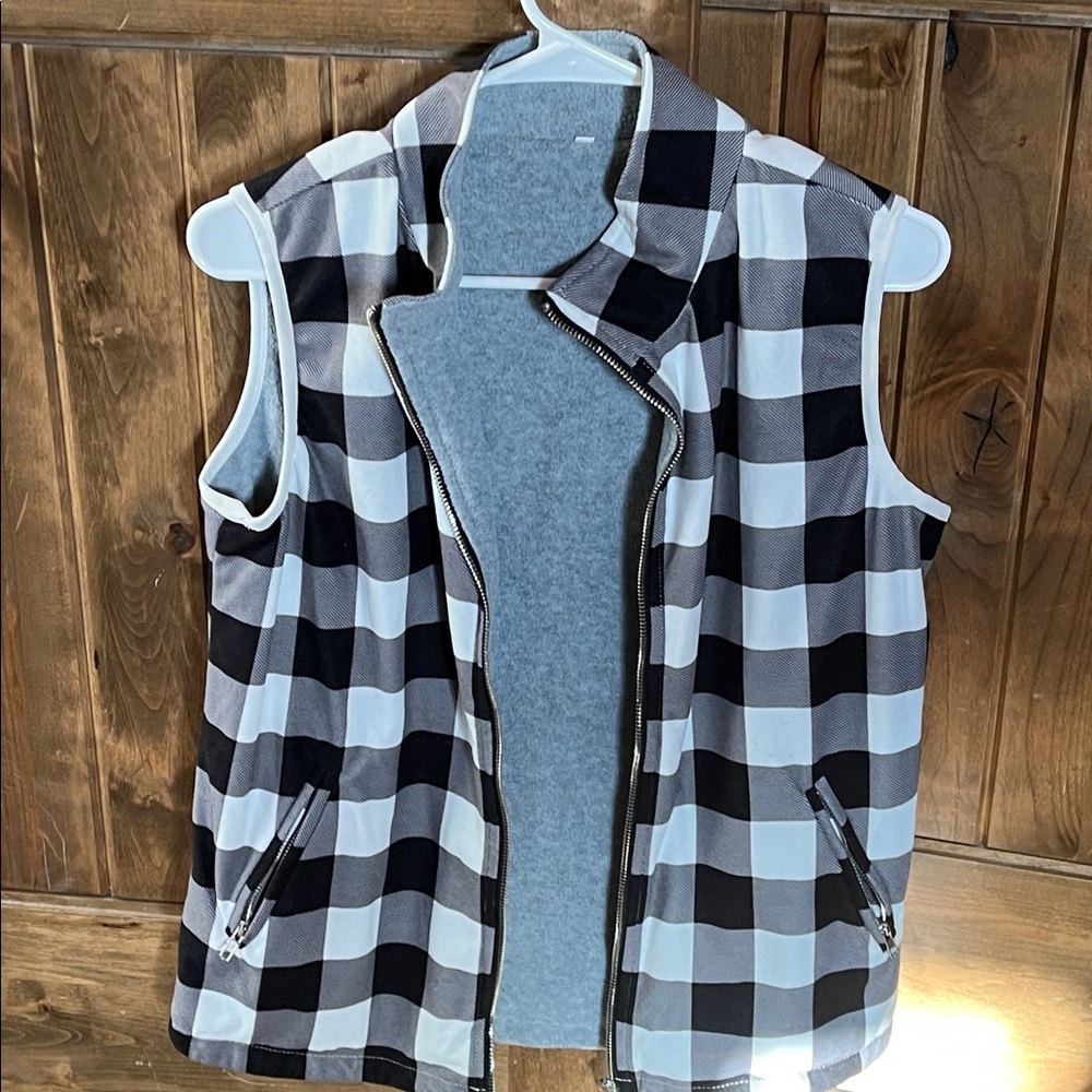 Black and White Checkered Sleeveless Vest